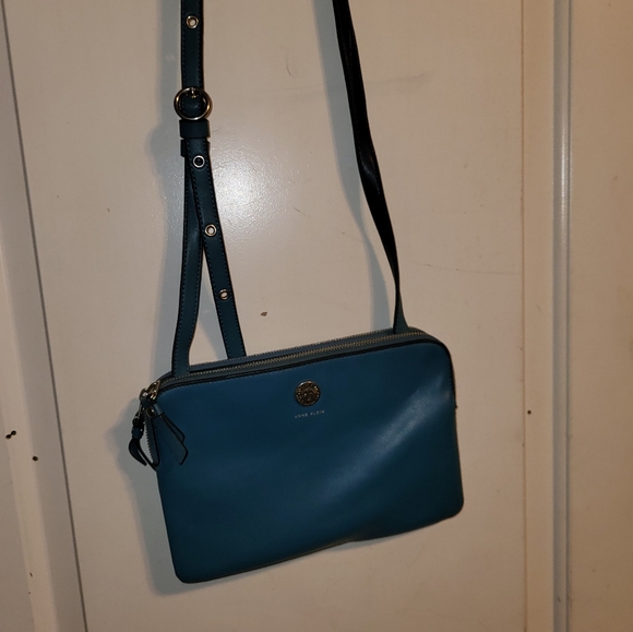 Purse - Picture 1 of 2